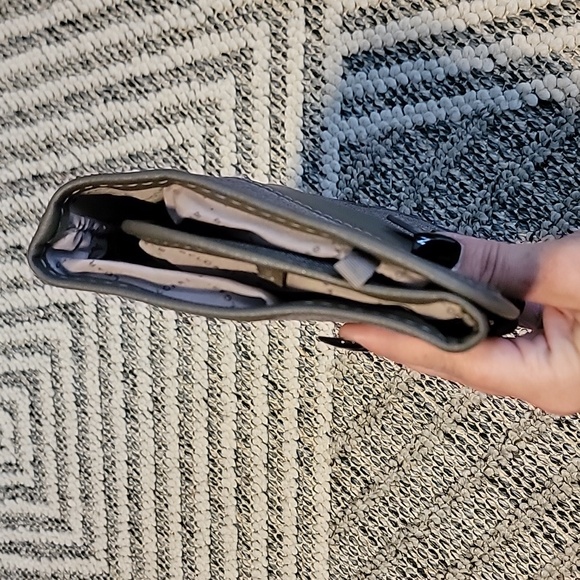 Bvlgari Travel Makeup Toiletry Bag EUC - Picture 7 of 13